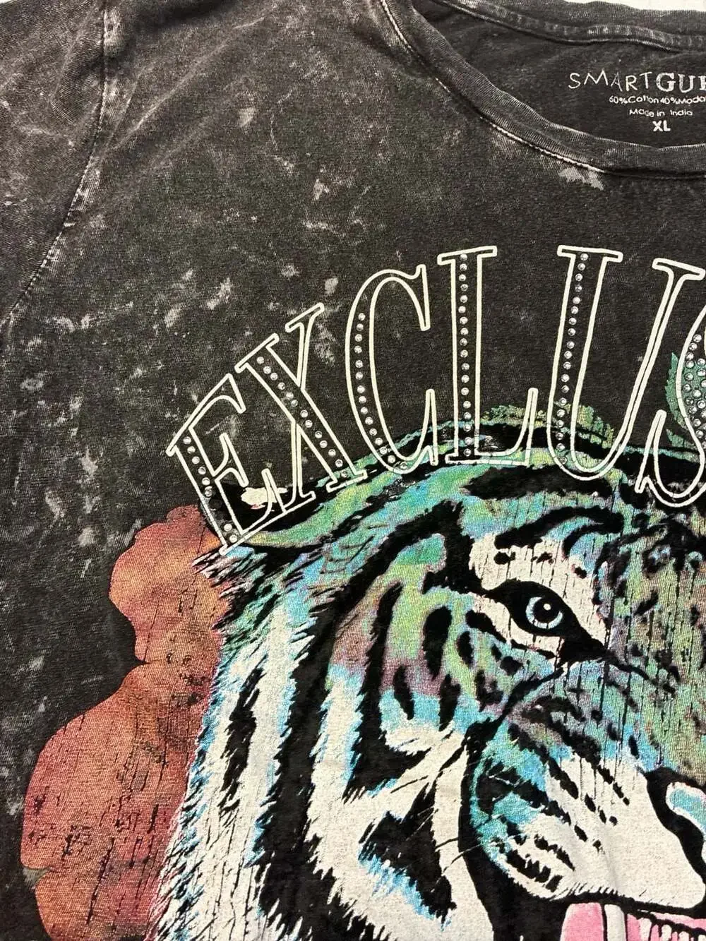Guess SmartGuess Acid Wash Tiger Graphic T-Shirt with Rhinestones Size XL - Picture 3 of 9